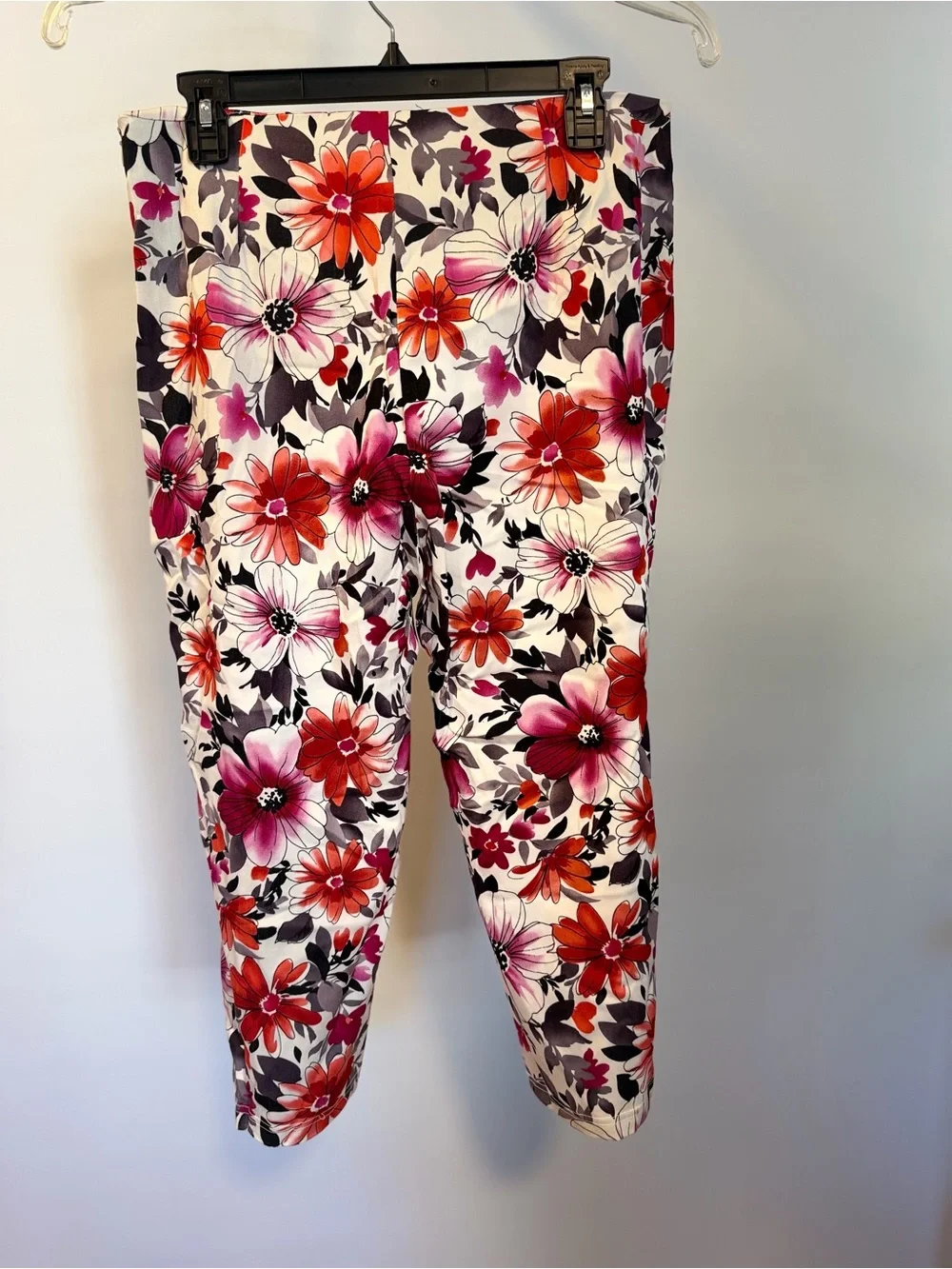 Floral Ankle Skinny Pants in White with Pink & Red Bloom